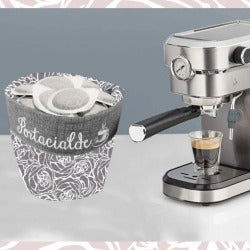 Porta Cialde Caff? Cestino In Tessuto Porta Oggetti Bustine The Zucchero Laura Casa e cucina/Elettrodomestici per la cucina/Macchine da caffè/Parti di ricambio per macchine da caffè/Portacialde Trade Shop italia - Napoli, Commerciovirtuoso.it