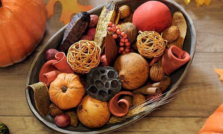 Potpourri di Fiori e Bacche decorazione natalizia profumata per interno Casa e cucina/Decorazioni per interni/Candele e portacandele/Candele/Candele a colonna MagiediNatale.it - Altamura, Commerciovirtuoso.it