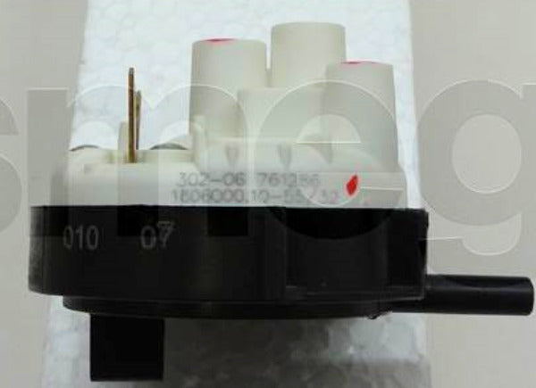 Pressostato Lavastoviglie Smeg Ricambio Originale 816210300 Casa e cucina/Grandi elettrodomestici/Accessori e parti di ricambio/Ricambi e accessori per lavastoviglie/Schede elettroniche di ricambio per lavastoviglie Rossi Ricambi - Venetico Marina, Commerciovirtuoso.it