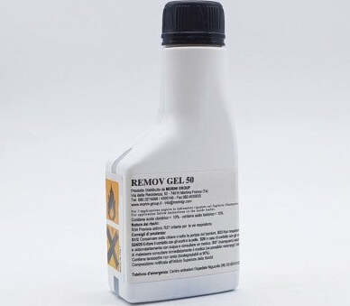 Prodotto-di-pulizia-per-superfici-vetrose-usate-REMOV-GEL