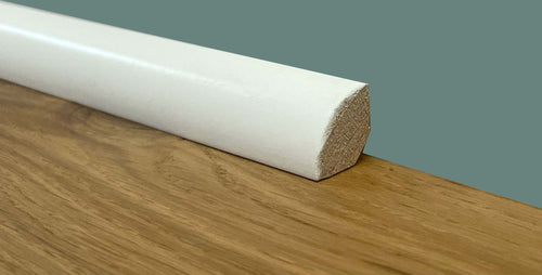 Profilo Basolino PREMIUM in legno MASSELLO Tondo 1,5x1,5cm laccato bianco (prezzo al metro) Fai da te/Prodotti per la costruzione/Materiali da costruzione/Pavimenti/Materiali per pavimenti/Battiscopa Eternal Parquet - Ariano Irpino, Commerciovirtuoso.it