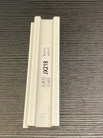 Profilo in duropolimero bianco venato 39x17x2800 mm Fai da te/Pitture trattamenti per pareti e utensili/Strumenti per carta da parati e posa carta da parati/Bordi per carta da parati Led Mall Home - Napoli, Commerciovirtuoso.it
