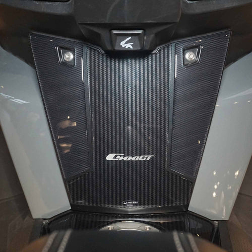 Protezione-centrale-sopra-pedana-adesivi-resinati-3D-compatibili-con-BMW-C400GT