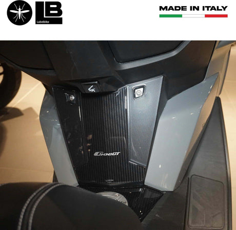 Protezione-centrale-sopra-pedana-adesivi-resinati-3D-compatibili-con-BMW-C400GT