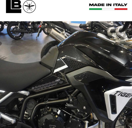 Protezioni-Laterali-Moto-Adesivi-3D-compatibili-con-Triumph-Tiger-900-2024