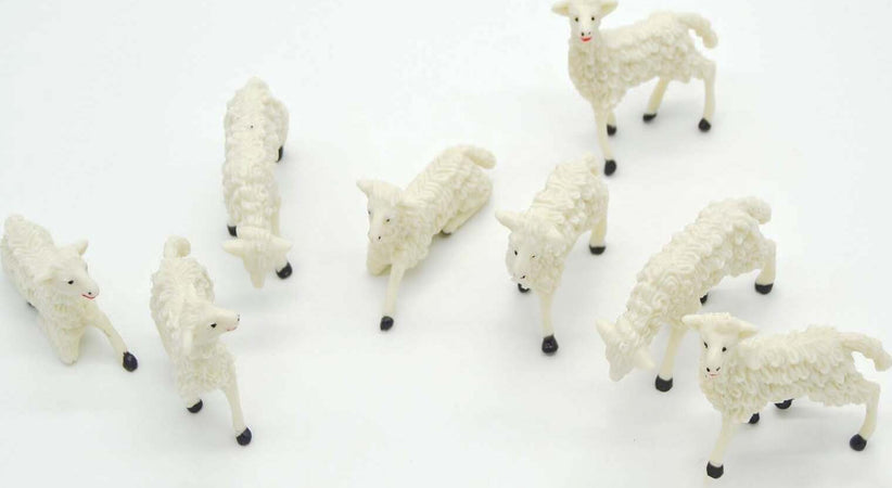 Pz 8 pecore per presepe statuette di animali in Resina h 6,5 cm Casa e cucina/Decorazioni per interni/Addobbi e decorazioni per ricorrenze/Decorazioni natalizie/Presepi/Statuine e fondali per il presepe MagiediNatale.it - Altamura, Commerciovirtuoso.it