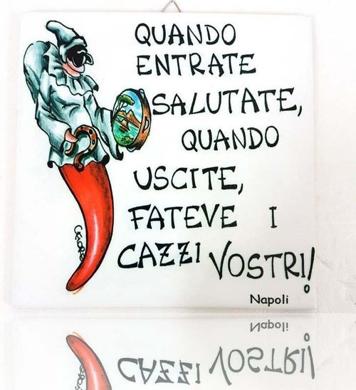 Quadretto Piastrella Decorativa Porta Fortuna Ceramica Quando Entrate Saluta Cornici e Portafoto Trade Shop italia - Napoli, Commerciovirtuoso.it