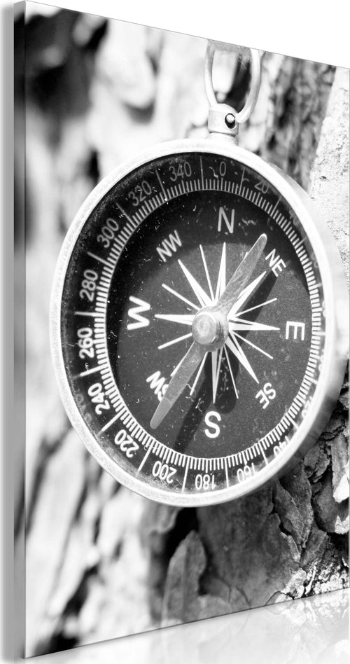 Quadro-Black-and-White-Compass-(1-Part)-Vertical