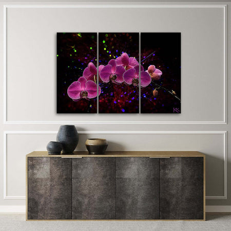 Quadro-su-tela-3-pannelli,-Orchidea-su-uno-sfondo-scuro