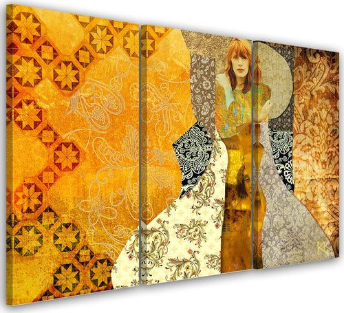 Quadro-su-tela-3-pannelli,-Una-donna-su-uno-sfondo-decorativo
