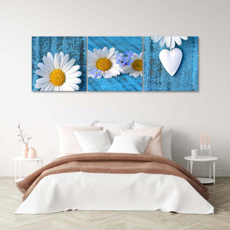 Quadro-su-tela-3-pezzi-Margherite-e-cuore-blu
