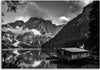 Quadro-su-tela,-Capanna-in-un-lago-di-montagna-Alpi