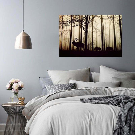 Quadro-su-tela,-Cervi-nella-foresta-Nebbia-Marrone