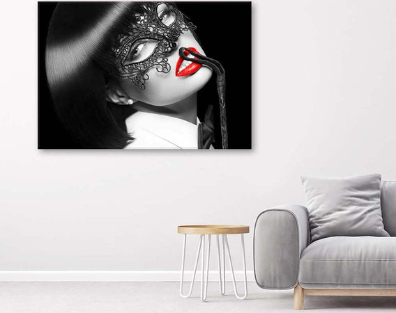 Quadro-su-tela,-Donna-con-maschera-nera