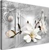 Quadro-su-tela,-Fiori-nel-tunnel-e-palline-3D-d'argento