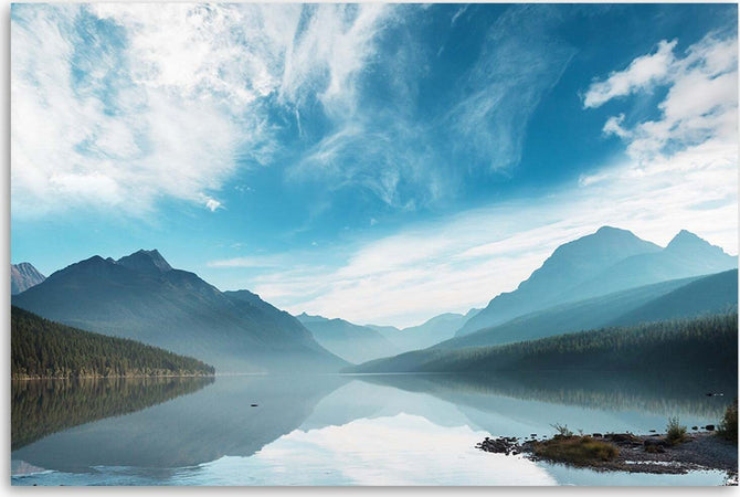 Quadro-su-tela,-Lago-sullo-sfondo-delle-montagne
