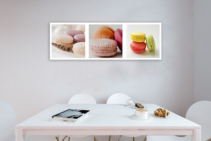 Quadro-su-tela,-Panorama-di-amaretti-colorati