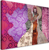Quadro-su-tela,-Una-donna-su-uno-sfondo-decorativo