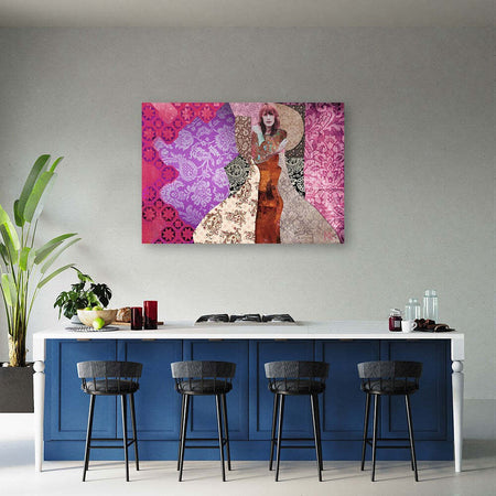 Quadro-su-tela,-Una-donna-su-uno-sfondo-decorativo