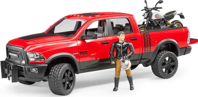 RAM-2500-Power-Wagon-con-Ducati-Scramblr-Bruder