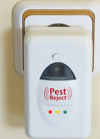 Repellente-con-tecnologia-elettromagnetica-e-ultrasuoni-allontana-scarafaggi-topi-ragni-e-altri-insetti