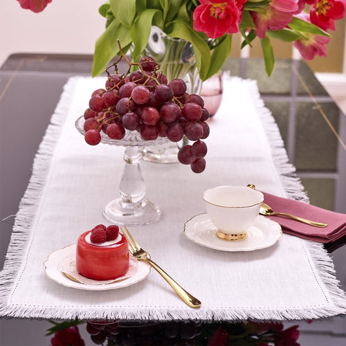 Runner in puro lino con frange per tavolo elegante 45×150 cm naturale Casa e cucina/Decorazioni per interni/Addobbi e decorazioni per ricorrenze/Decorazioni natalizie/Oggettistica MagiediNatale.it - Altamura, Commerciovirtuoso.it