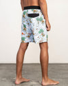 Rvca Costume Uomo Trunk Print 19'' Boardshort N1 Bsrjrvp9 Costume Uomo Stampa Allover N1BSRJRVP9 Moda/Uomo/Abbigliamento/Mare e piscina/Slip e parigamba Snotshop - Roma, Commerciovirtuoso.it
