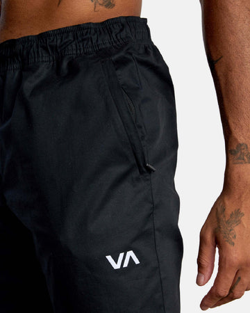 Rvca Spectrum Cuffed Pantaloni Jogger Neri Uomo Pantalone Tuta Nero Logo Bianco Pantaloni Tuta Uomo Moda/Uomo/Abbigliamento/Pantaloni Snotshop - Roma, Commerciovirtuoso.it