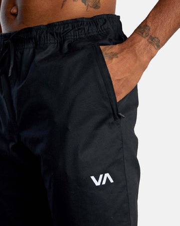 Rvca Spectrum Cuffed Pantaloni Jogger Neri Uomo Pantalone Tuta Nero Logo Bianco Pantaloni Tuta Uomo Moda/Uomo/Abbigliamento/Pantaloni Snotshop - Roma, Commerciovirtuoso.it