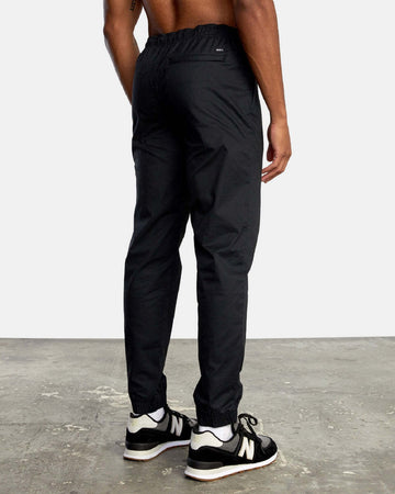 Rvca Spectrum Cuffed Pantaloni Jogger Neri Uomo Pantalone Tuta Nero Logo Bianco Pantaloni Tuta Uomo Moda/Uomo/Abbigliamento/Pantaloni Snotshop - Roma, Commerciovirtuoso.it