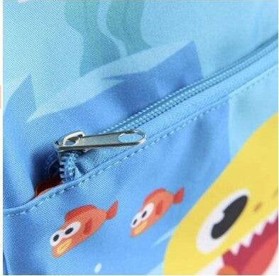 Sacco Termico Baby Shark dim. 27x33 cm Cancelleria e prodotti per ufficio/Scuola e materiale didattico/Materiale scolastico/Portapranzo e borracce/Portapranzo Store Kitty Fashion - Roma, Commerciovirtuoso.it