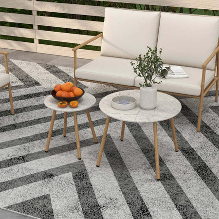 Salotto-da-Giardino-con-Divano,-2-Poltroncine-e-2-Tavolini-Effetto-Bambù-con-Cuscini,-Marrone-84G-272V00BN