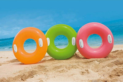 Salvagente Ciambella Gonfiabile Con Maniglie Mare Piscina 76cm Vari Colori 59258 Giochi e giocattoli/Sport e giochi all'aperto/Giochi aquatici e piscine per bambini/Canotti e gonfiabili galleggianti Trade Shop italia - Napoli, Commerciovirtuoso.it