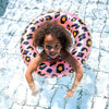 Salvagente Ciambella Swim Essentials Leopardato 70 cm Giochi e giocattoli/Sport e giochi all'aperto/Giochi aquatici e piscine per bambini/Giochi e giocattoli da piscina/Salvagenti La Casa Del Bebè - Napoli, Commerciovirtuoso.it