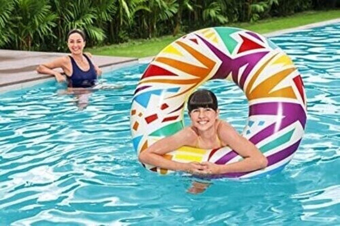 Salvagente Gonfiabile Fantasia Geometrica Ø 107 Cm Ciambella Mare Piscina 36228 Giochi e giocattoli/Sport e giochi all'aperto/Giochi aquatici e piscine per bambini/Canotti e gonfiabili galleggianti Trade Shop italia - Napoli, Commerciovirtuoso.it