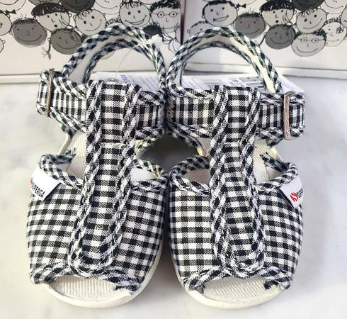 Sandali Bambina Superga Sandali Neri a Quadri Con Fondo in Gomma Sandali Casual Chiusura Alla Caviglia Con Fibbia E Logo Laterale Moda/Bambine e ragazze/Scarpe/Sandali D'Avanzo Clazature - Nola, Commerciovirtuoso.it
