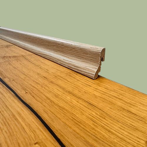 ***MEGA STOCK al metro lineare*** BATTISCOPA basso Inclinato in Fibra di legno H39xS19mm Rovere sbiancato - Eternal Parquet