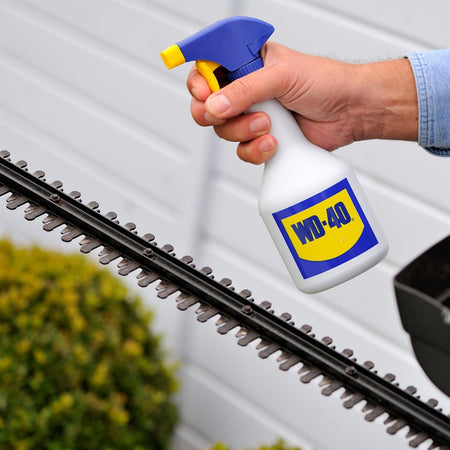 Sbloccante spray wd40 5 lt con dispenser azione lubrificante svitol tanica lattina Fai da te/Utensili elettrici e a mano/Accessori per utensili elettrici/Lubrificanti La Zappa - Altamura, Commerciovirtuoso.it