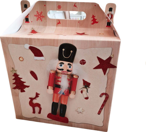 Scatola da regalo con soldatino con manico per decorazioni natalizie 33 x 28 cm Casa e cucina/Decorazioni per interni/Addobbi e decorazioni per ricorrenze/Decorazioni natalizie/Oggettistica MagiediNatale.it - Altamura, Commerciovirtuoso.it