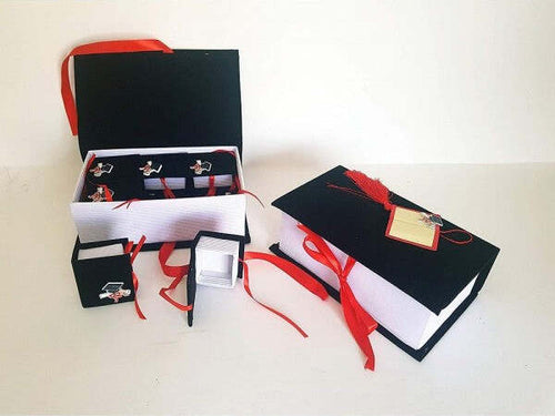 Scatola-Libro-Con-12pz-Bomboniera-Bomboniere-Cappello-Tesi-Scatolina-Portaconfetti-Laurea