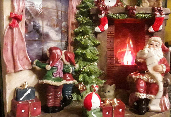 Scena Babbo Natale con camino decorazione per presepe e villaggio natalizio Casa e cucina/Decorazioni per interni/Addobbi e decorazioni per ricorrenze/Decorazioni natalizie/Oggettistica MagiediNatale.it - Altamura, Commerciovirtuoso.it