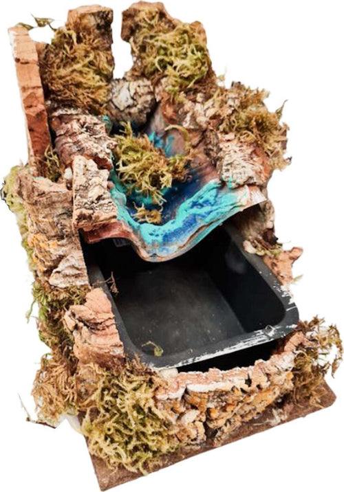 Scenario con cascata per presepe natalizio in legno e sughero funzionante a corrente Casa e cucina/Decorazioni per interni/Addobbi e decorazioni per ricorrenze/Decorazioni natalizie/Presepi/Statuine e fondali per il presepe MagiediNatale.it - Altamura, Commerciovirtuoso.it