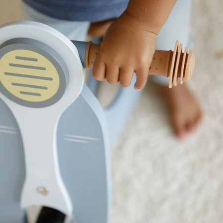 Scooter Little Dutch Wooden Hout Blue Giochi e giocattoli/Sport e giochi all'aperto/Biciclette e tricicli/Biciclette senza pedali La Casa Del Bebè - Napoli, Commerciovirtuoso.it