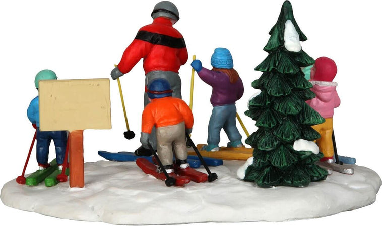 Scuola di Sci, personaggi per villaggio di Natale in poliresina Casa e cucina/Decorazioni per interni/Addobbi e decorazioni per ricorrenze/Decorazioni natalizie/Oggettistica MagiediNatale.it - Altamura, Commerciovirtuoso.it