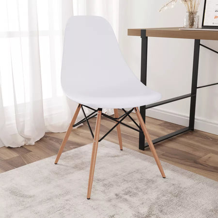 Sedia in Polipropilene Scandinavia con gambe in legno da interno