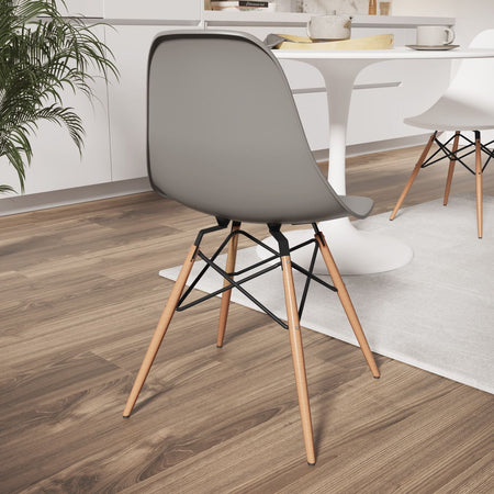Sedia in Polipropilene Scandinavia con gambe in legno da interno