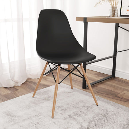 Sedia in Polipropilene Scandinavia con gambe in legno da interno