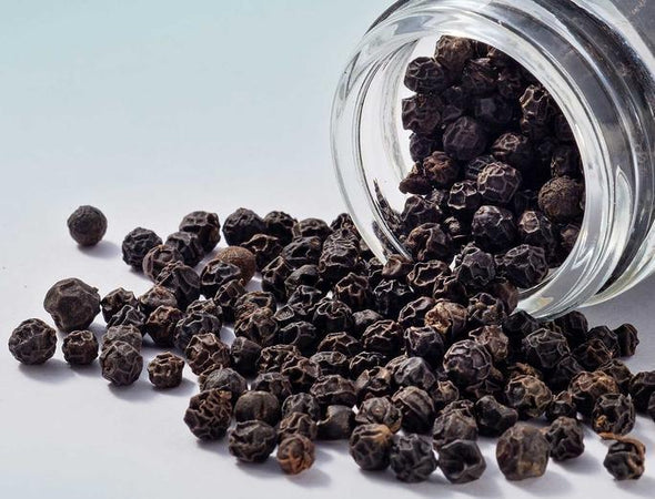 Semi di Pepe nero in Grani, spezie per Alimenti da cucina ed insaccati Alimentari e cura della casa/Erbe aromatiche e spezie/Spezie e condimenti in polvere/Pepe nero La Zappa - Altamura, Commerciovirtuoso.it