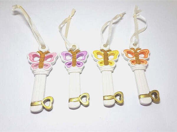 Set-12-Pz.-Bomboniera-Bomboniere-Chiave-Farfalla-18-Anni-Compleanno-Portachiavi