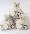 Set 12pz Sacchetto Bianco Fiore Sposi 10x13cm Bomboniera Portaconfetti Matrimonio Promessa Casa e cucina/Hobby creativi/Materiali per hobby creativi/Forniture per feste/Bomboniere Trade Shop italia - Napoli, Commerciovirtuoso.it